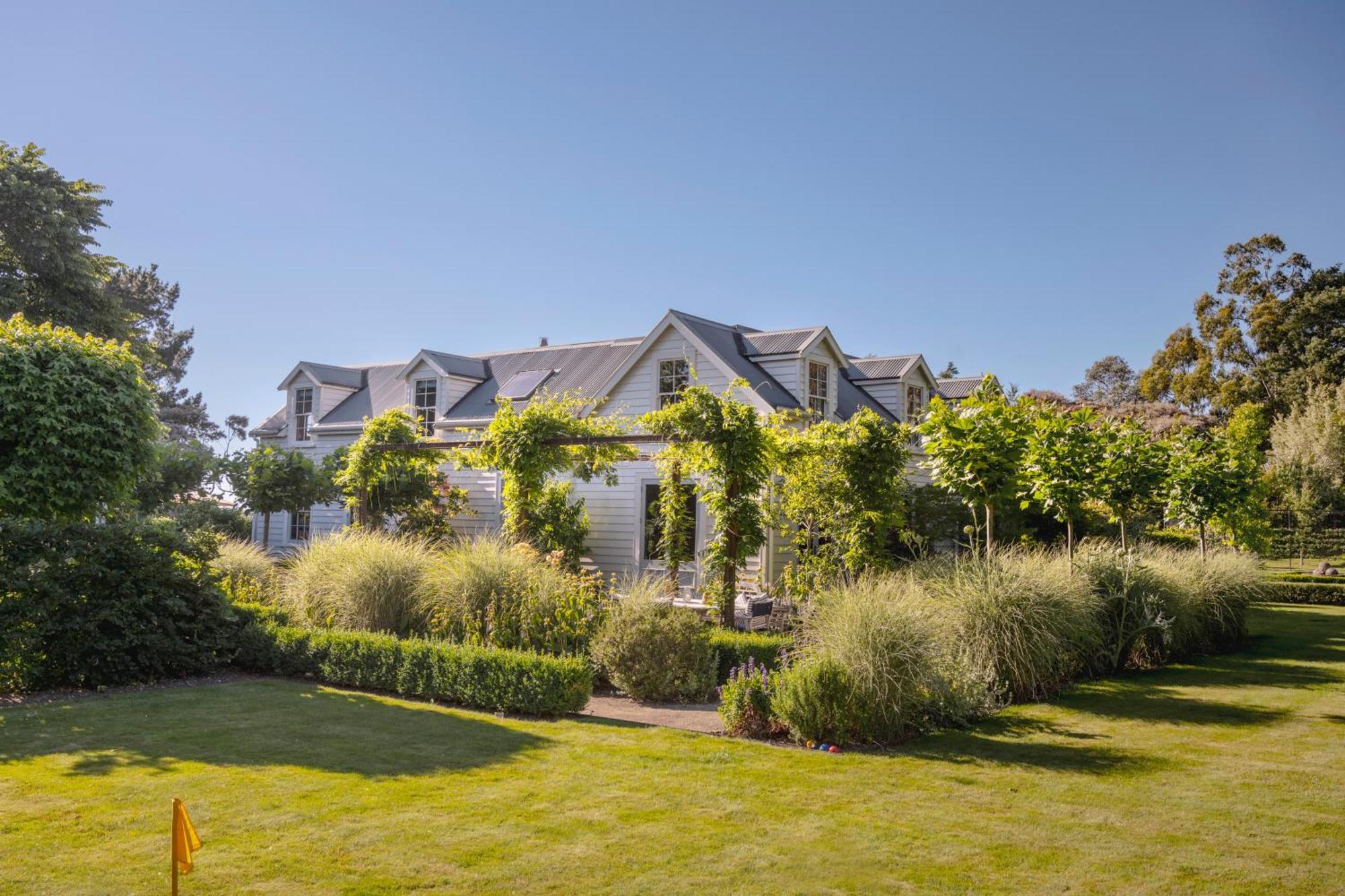 Ranginui Retreat Villa Masterton Exterior photo